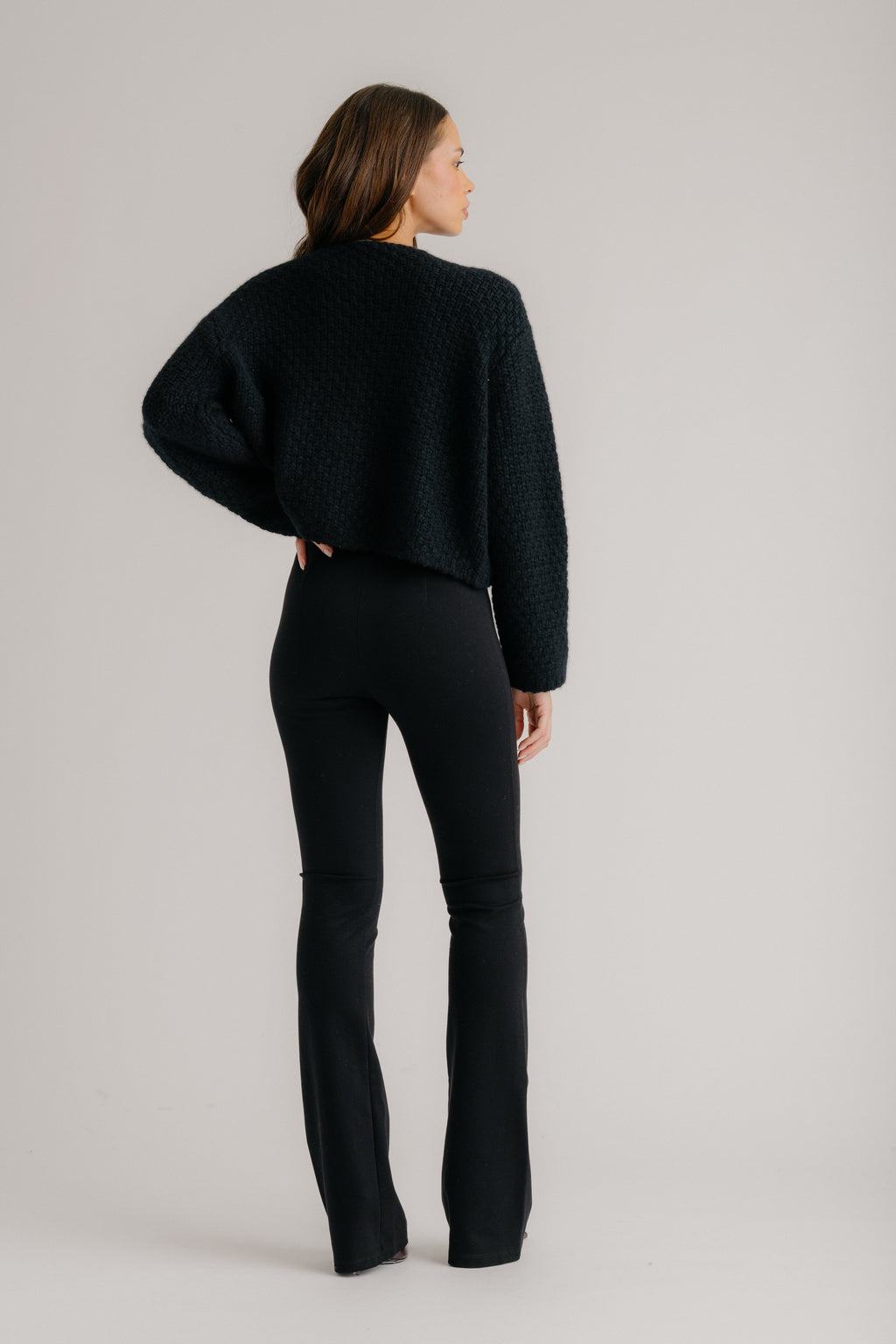PETRA SUBTLE FLARE LEGGING | BLACK